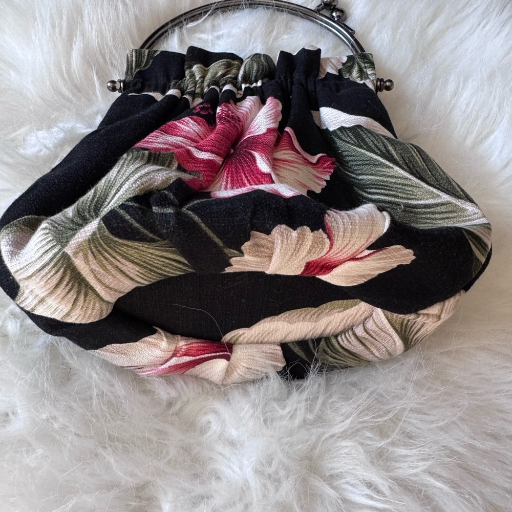 Vintage BaBa Hawaii USA made barkcloth Hibiscus floral handbag, small, black/red